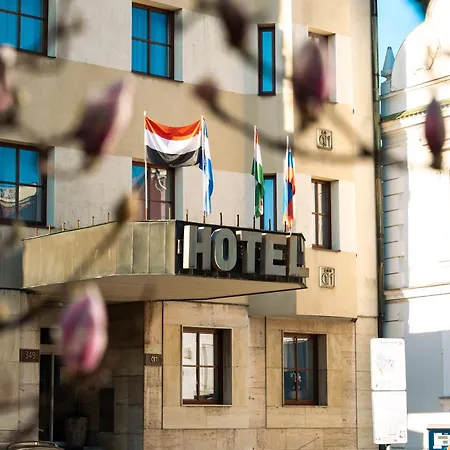 Hotel Grand 3*