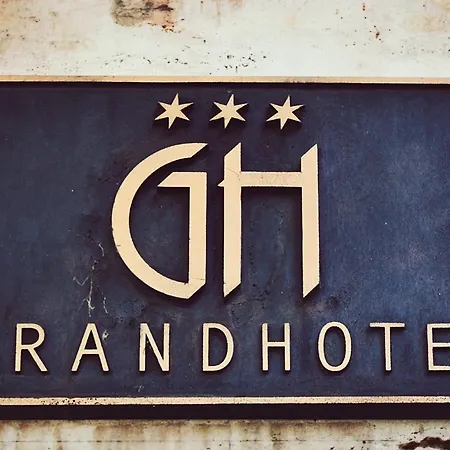Grand
